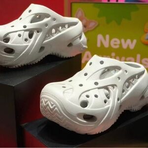 ✨Host pick✨CROCS Cage Fashion comfortable Clogs